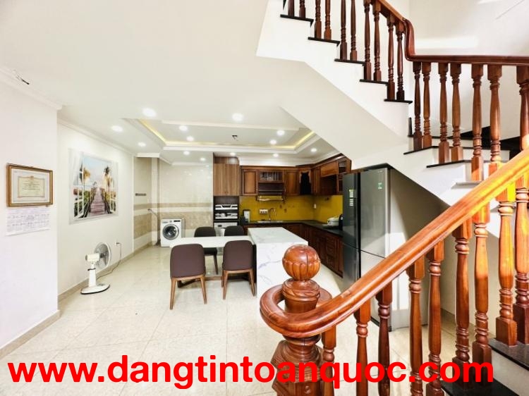Bán nhà đường QL 13, Phường Hiệp Bình Chánh, Thủ Đức, TP HCM. DT 77m2, 4 tầng. Giá  8.1 tỷ
