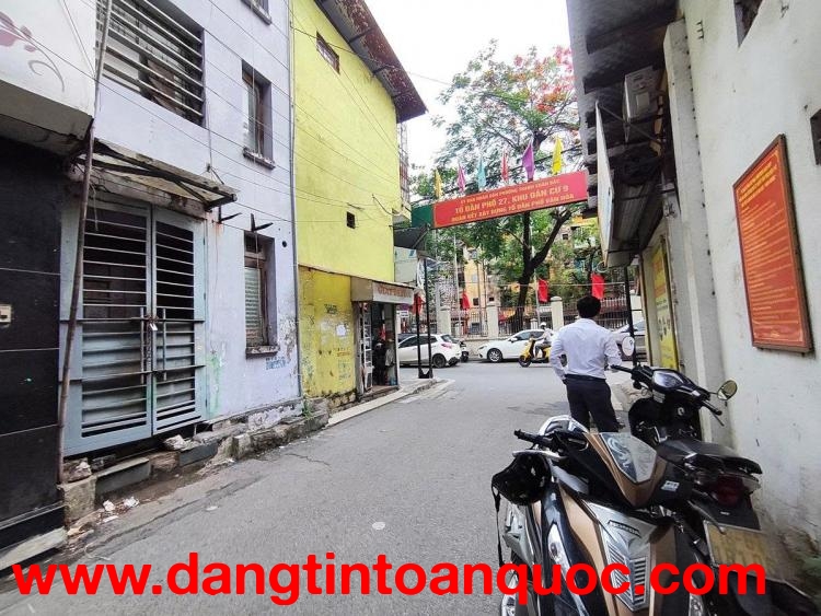 CÓ NHỮNG CĂN NHÌN RẤT BÌNH THƯỜNG… CHO TỚI KHI BIẾT CHỦ ĐANG THU TIỀN THẾ NÀO