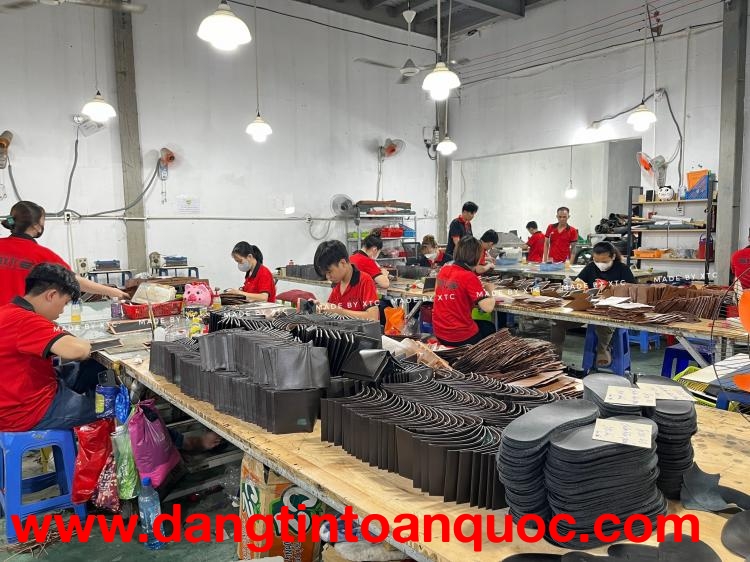 NGUỒN HÀNG ĐỒ DA CHO SHOP – GIÁ XƯỞNG